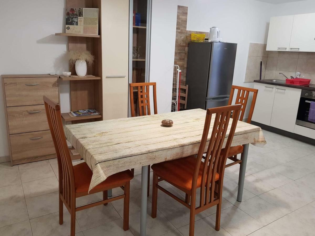 Apartment Natali Brseč Eksteriør bilde