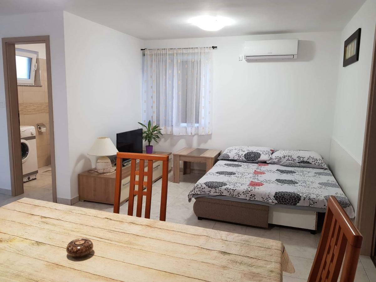 Apartment Natali Brseč Eksteriør bilde