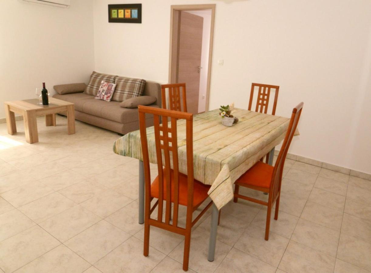 Apartment Natali Brseč Eksteriør bilde